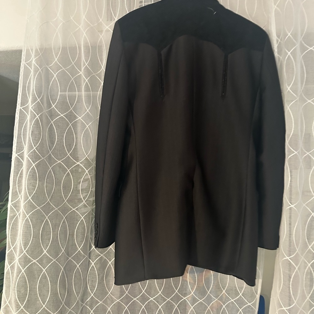 Classic Black Men's Blazer - Picture 5 of 8